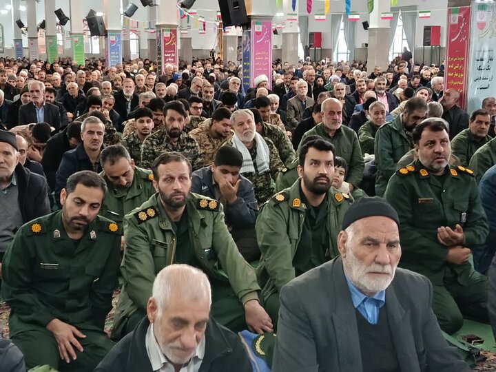 تصاویر/اقامه نماز عبادی سیاسی جمعه در ساوه