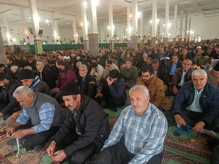 تصاویر/اقامه نماز عبادی سیاسی جمعه در ساوه