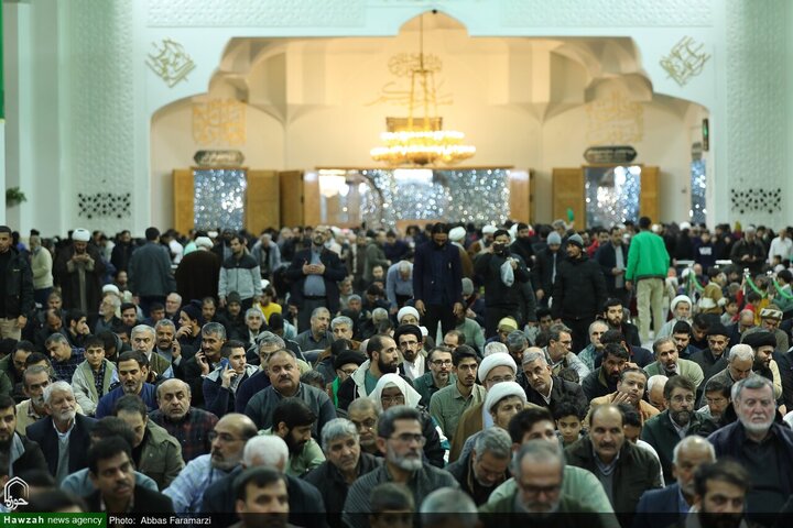 Une grande célébration a été organisée pour marquer l'anniversaire de l'Imam Hussein (AS), le troisième Imam des Chiites et un symbole de résistance et de sacrifice, au sanctuaire lumineux de Hazrat Fatima Masoumeh (SA) dans la ville sainte de Qom.