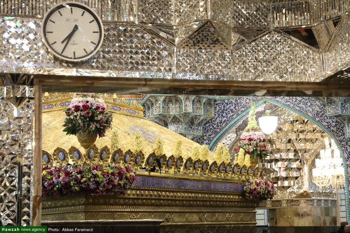 Une grande célébration a été organisée pour marquer l'anniversaire de l'Imam Hussein (AS), le troisième Imam des Chiites et un symbole de résistance et de sacrifice, au sanctuaire lumineux de Hazrat Fatima Masoumeh (SA) dans la ville sainte de Qom.