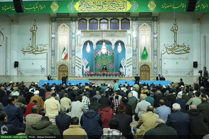 Une grande célébration a été organisée pour marquer l'anniversaire de l'Imam Hussein (AS), le troisième Imam des Chiites et un symbole de résistance et de sacrifice, au sanctuaire lumineux de Hazrat Fatima Masoumeh (SA) dans la ville sainte de Qom.