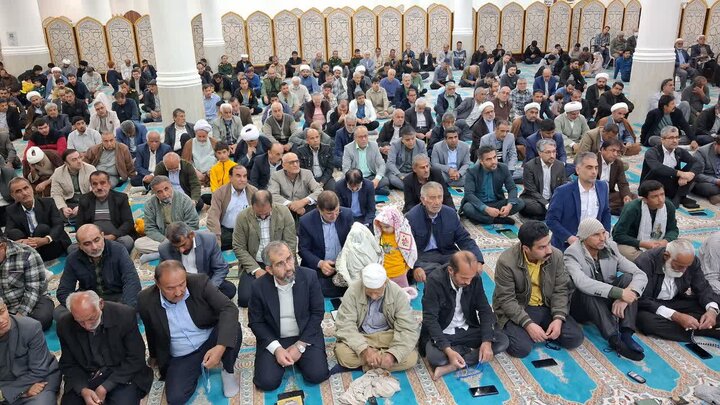 نمازجمعه شهر جم به روایت تصاویر