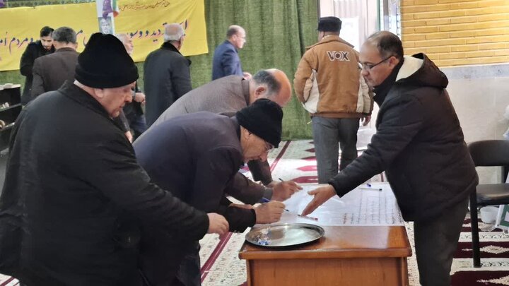 تصاویر/اعلام انزجار نمازگزاران بدره از اغتشاشگران