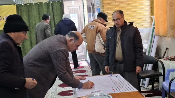 تصاویر/اعلام انزجار نمازگزاران بدره از اغتشاشگران