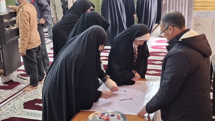 تصاویر/اعلام انزجار نمازگزاران بدره از اغتشاشگران