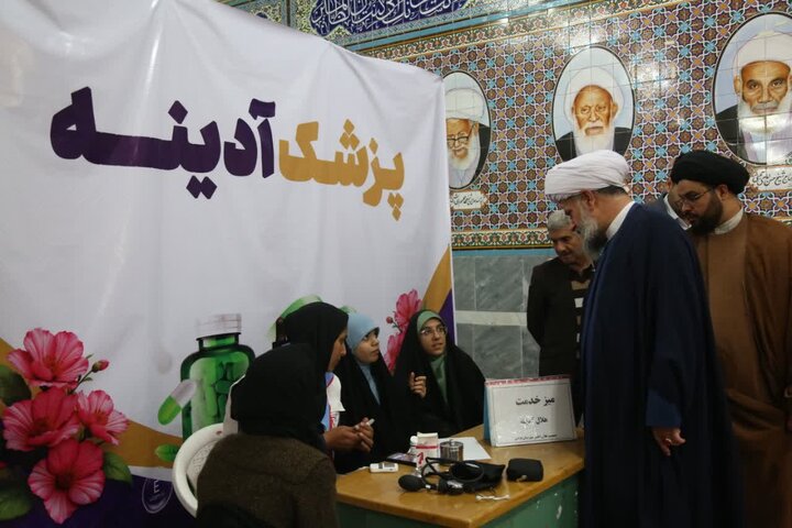 تصاویر/ برپایی میز خدمت و ایستگاه بهداشت در نمازجمعه خورموج