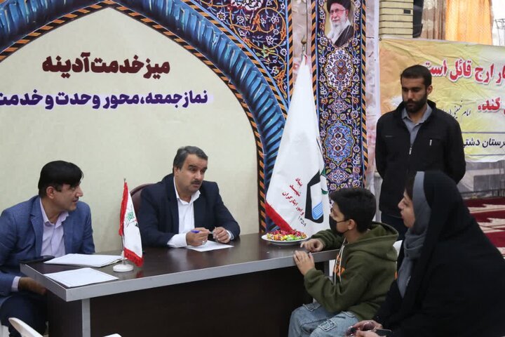 تصاویر/ برپایی میز خدمت و ایستگاه بهداشت در نمازجمعه خورموج