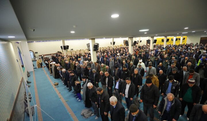 تصاویر/ نماز جمعه ساوجبلاغ