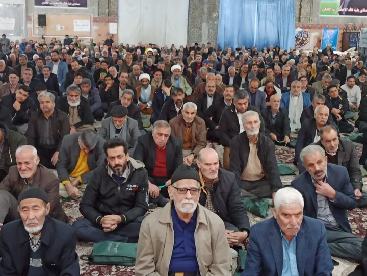 تصاویر/ نمازعبادی سیاسی جمعه کاشان