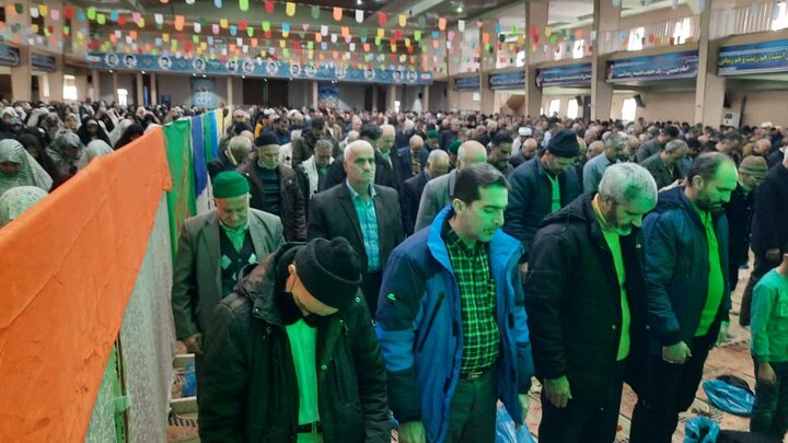 تصاویر/اقامه نماز عبادی سیاسی جمعه در خمین