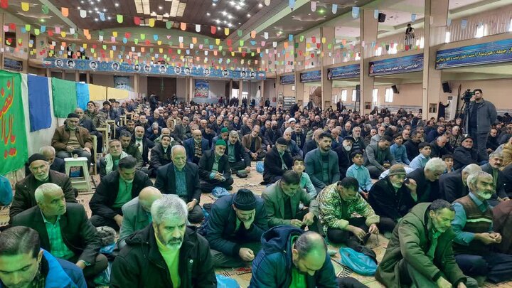 تصاویر/اقامه نماز عبادی سیاسی جمعه در خمین