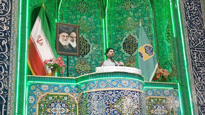 تصاویر/اقامه نماز عبادی سیاسی جمعه در خمین