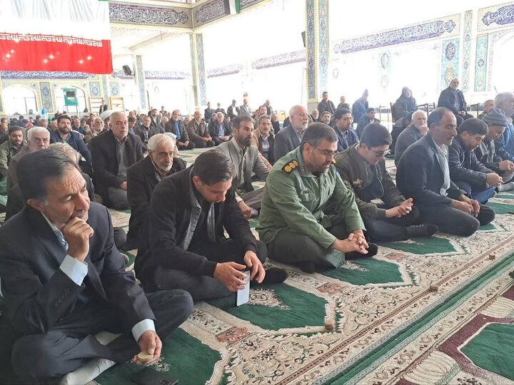 تصاویر/ اقامه نمازجمعه شهر بافت