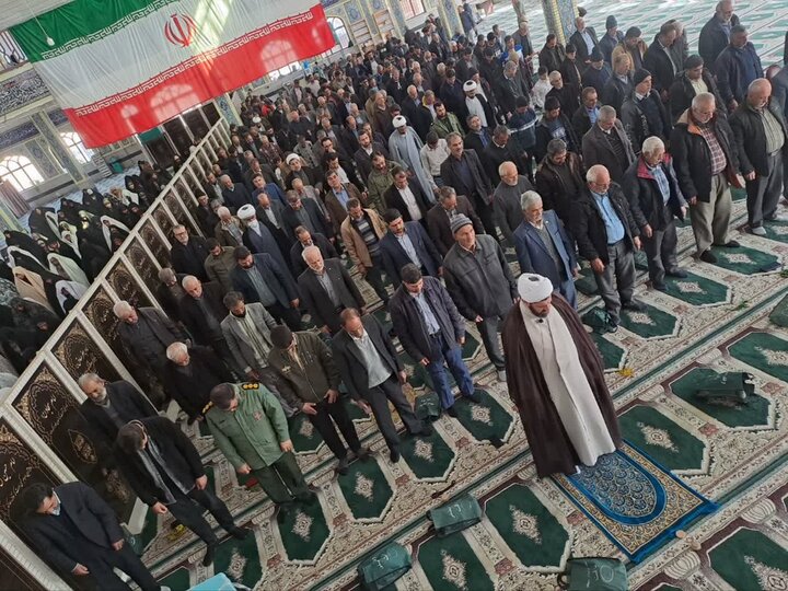 تصاویر/ اقامه نمازجمعه شهر بافت