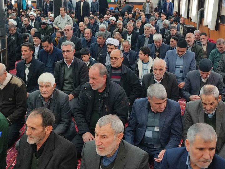 تصاویر/ آیین عبادی سیاسی نماز جمعه چهاربرج