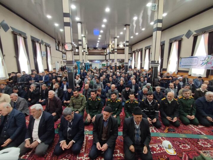 تصاویر/ آیین عبادی سیاسی نماز جمعه چهاربرج