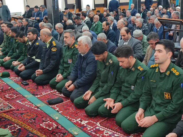 تصاویر/ آیین عبادی سیاسی نماز جمعه چهاربرج