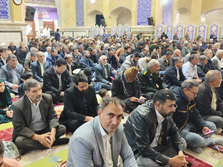 تصاویر/ اقامه نمازجمعه شهر بم