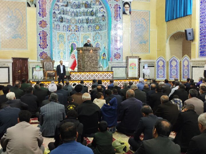 تصاویر/ اقامه نمازجمعه شهر بم