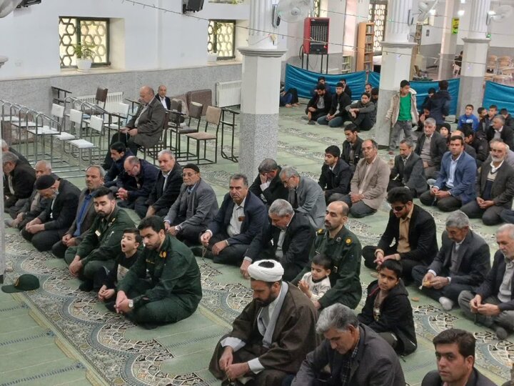 تصاویر/ اقامه نمازجمعه امین‌شهر