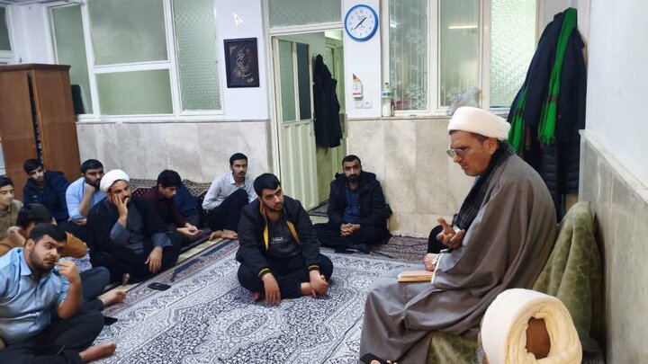 تصاویر/ اردوی علمی زیارتی مدرسه علمیه امام صادق علیه السلام اندیمشک