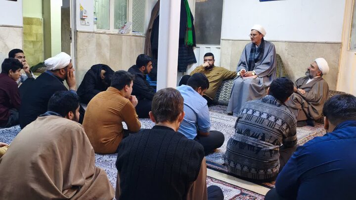 تصاویر/ اردوی علمی زیارتی مدرسه علمیه امام صادق علیه السلام اندیمشک