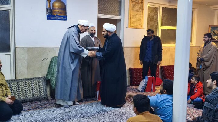 تصاویر/ اردوی علمی زیارتی مدرسه علمیه امام صادق علیه السلام اندیمشک