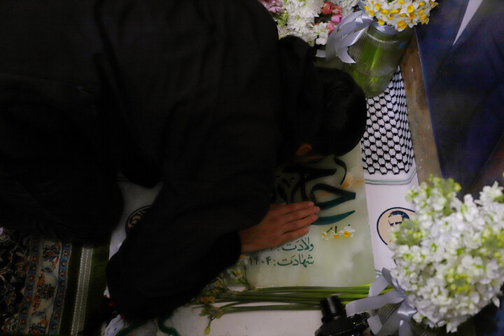 رونمایی از سنگ مزار شهید ایزدی