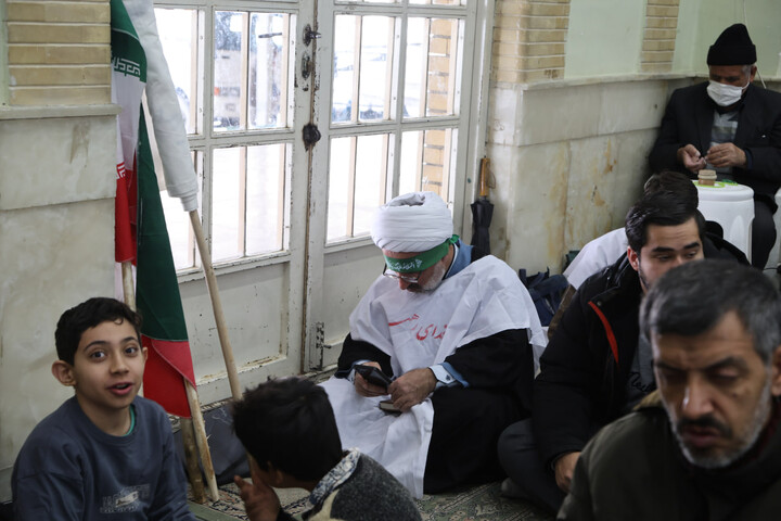 تصاویر / حضور متفاوت طلاب همدانی در نماز جمعه