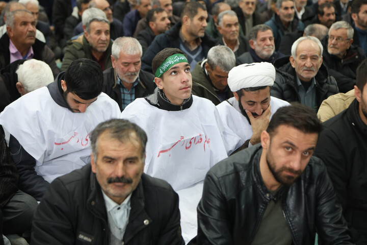 تصاویر / حضور متفاوت طلاب همدانی در نماز جمعه