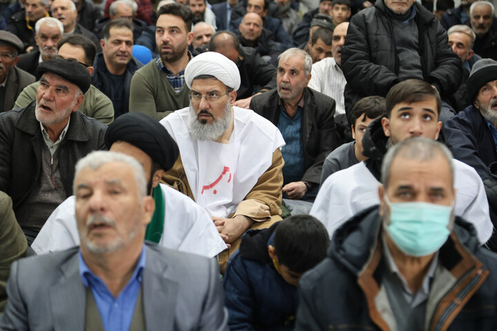 تصاویر / حضور متفاوت طلاب همدانی در نماز جمعه