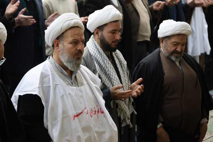 تصاویر / حضور متفاوت طلاب همدانی در نماز جمعه