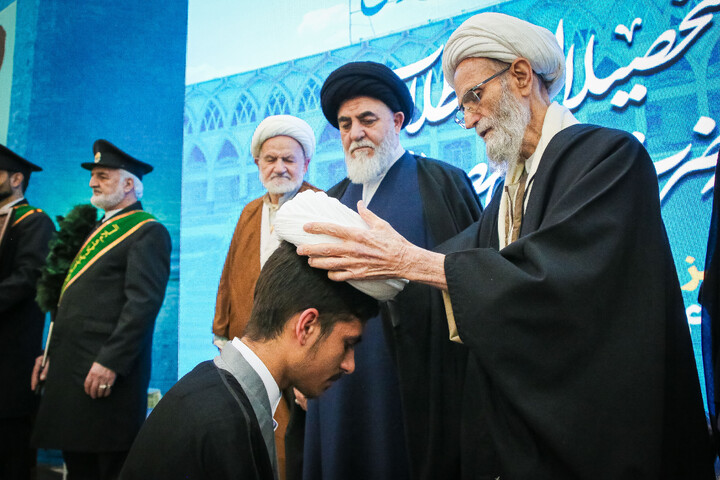 تصاویر/ گردهمایی فارغ‌التحصیلان و طلاب حوزه علمیه حضرت ولی‌عصر "عج" بناب