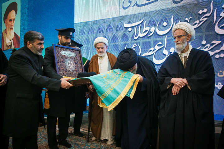 تصاویر/ گردهمایی فارغ‌التحصیلان و طلاب حوزه علمیه حضرت ولی‌عصر "عج" بناب