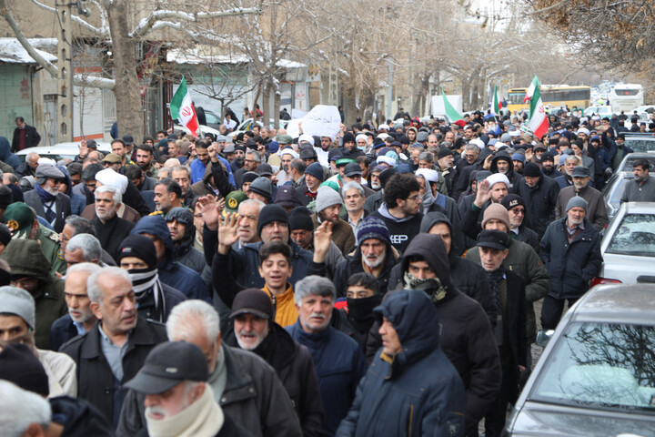تصاویر / راهپیمایی مردم همدان در حمایت از رهبر معظم انقلاب