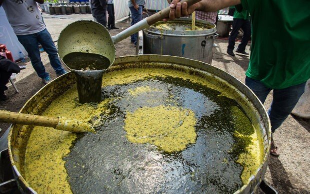 سه روز توزیع آش نذری توسط حرم امامزاده شاه سید علی(ع)