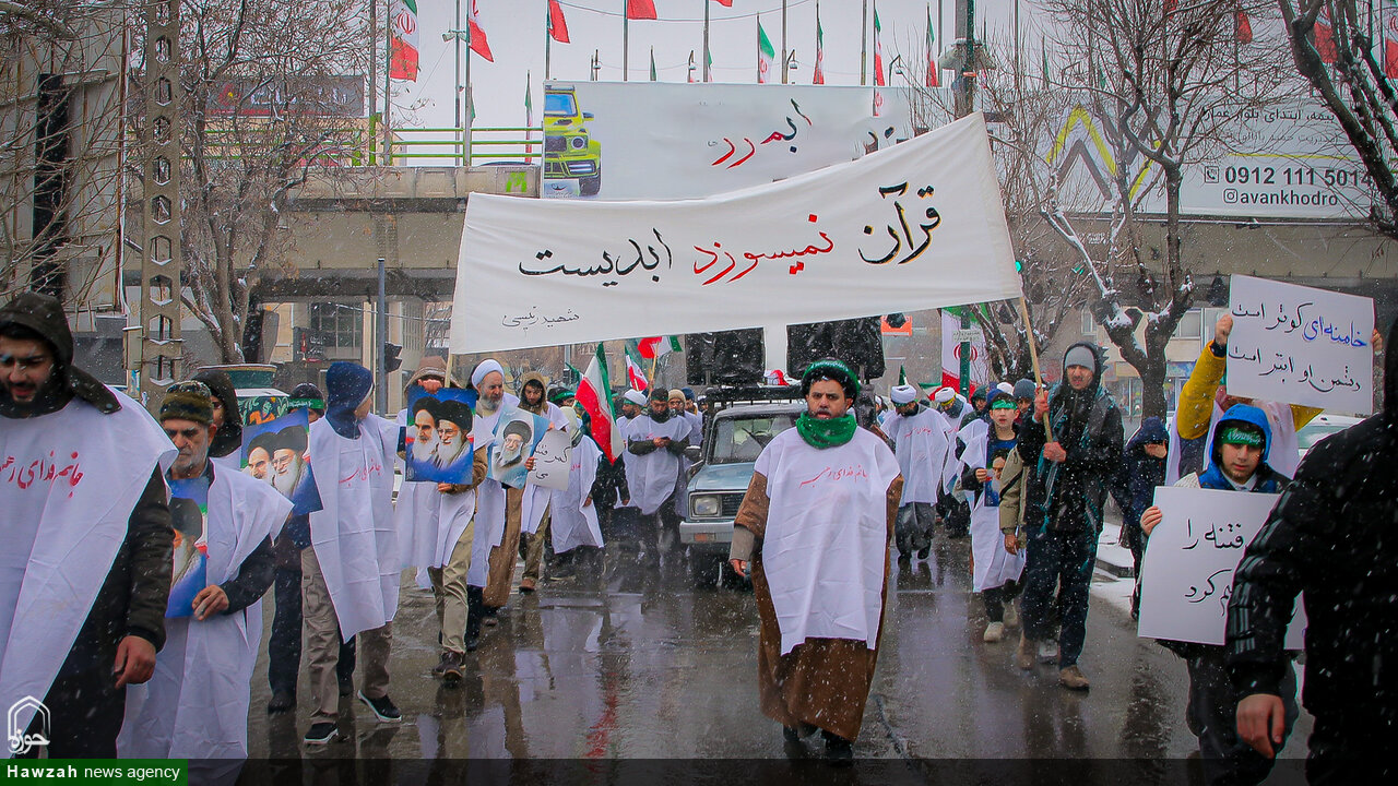 تصاویر/ راهپیمایی طلاب و روحانیون همدان در دفاع از قرآن و ولایت