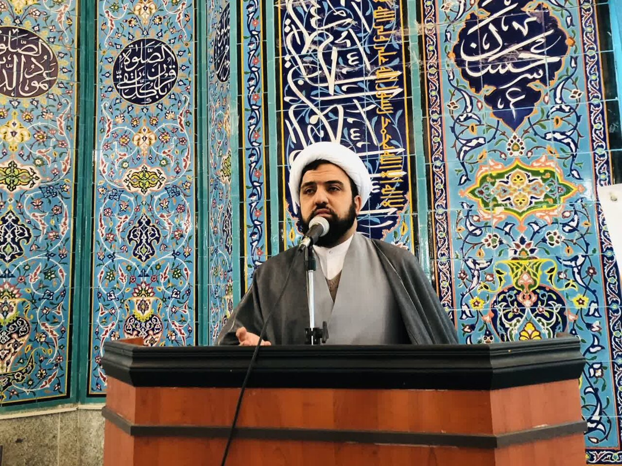 پاسداران همواره سدی مستحکم در مقابل هجمه های دشمن بوده‌اند