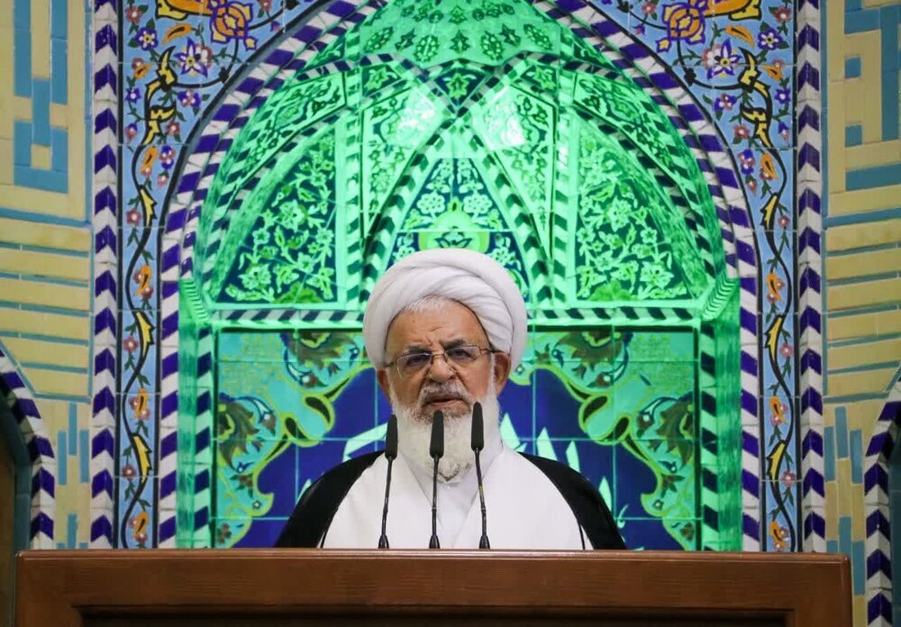 زیر چتر ولایت، ملت ایران از آسیب دشمنان در امان است