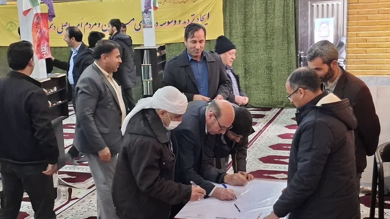 تصاویر/ اعلام انزجار نمازگزاران شهرستان بدره از اغتشاشگران