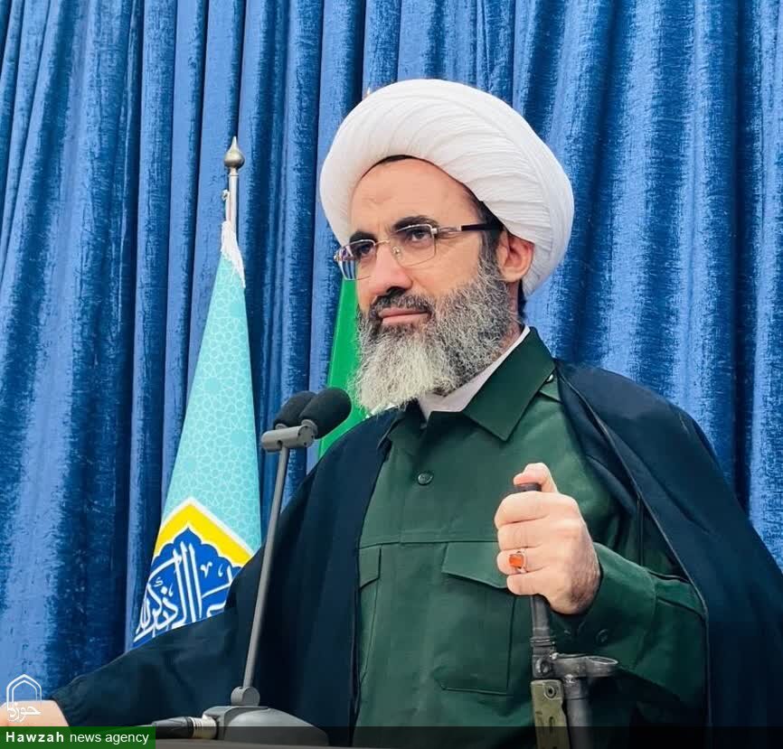 جسارت به ساحت رهبر انقلاب خط قرمز ملت ایران است