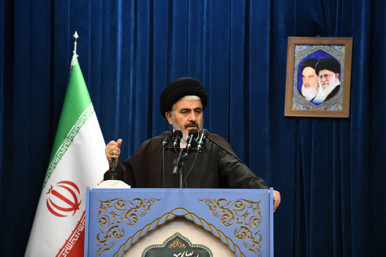 تاکید امام ارومیه بر حمایت از نیروهای امنیتی و نظامی