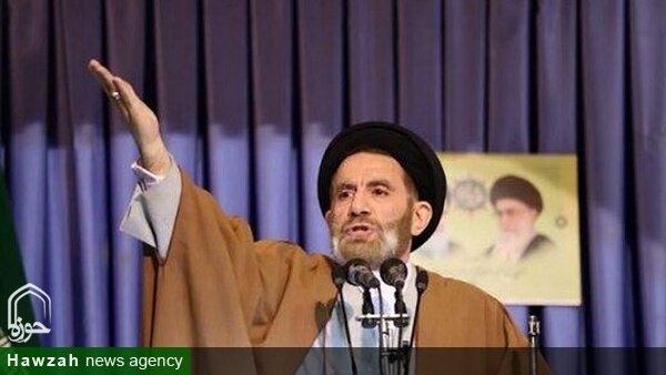 ملت ایران سر خم‌نکردن در مقابل دشمنان را از مکتب عاشورا آموخته‌ است