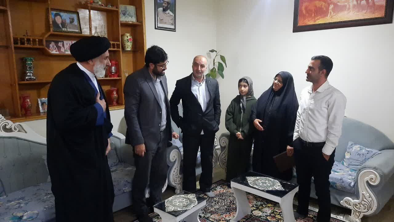 تصاویر/ حضور نماینده ولی فقیه در چهارمحال و بختیاری در منازل جانبازان سرافراز شهرکرد