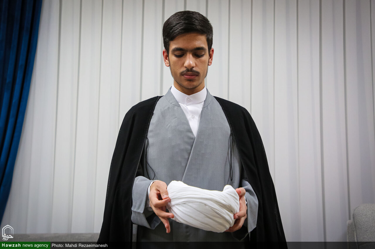 مراسم عمامهگذاری و تقدیر از طلاب ممتاز حوزه علمیه بناب در قم + تصاویر