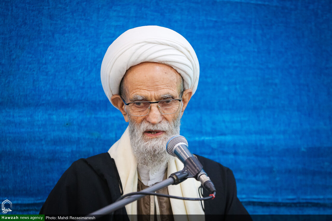 ما باید به ولایت وفادار بمانیم و از رهبری حمایت کنیم