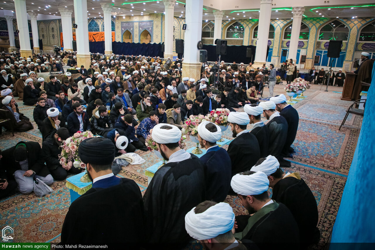 مراسم عمامهگذاری و تقدیر از طلاب ممتاز حوزه علمیه بناب در قم + تصاویر