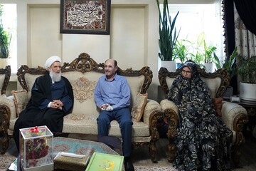 حضور نمایندگان رهبر معظم انقلاب در منازل تعدادی از جانبازان سرافراز