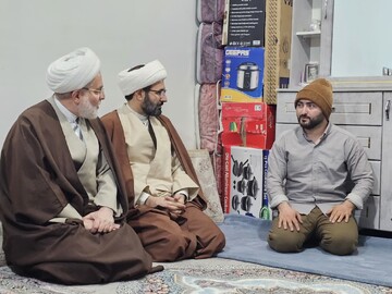 تصاویر/ دیدار نماینده ولی فقیه در کردستان با طلاب آسیب دیده بیجار در حوادث اخیر