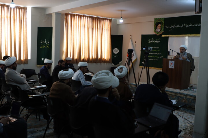 تصاویر / فصل سوم دوره تعالی مشاوران مدارس علمیه قم